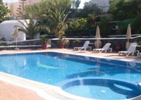 The pool of the Eltheon Hotel Apartments, Imerovigli, Santorini