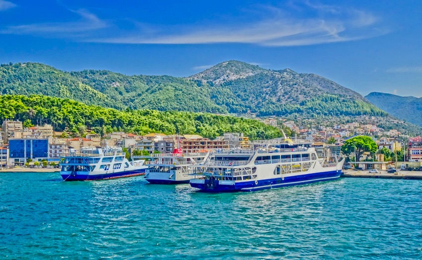 Igoumounitsa ferry boats