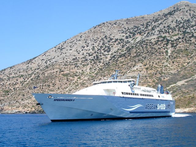 Sppedrunner ferry to Sifnos